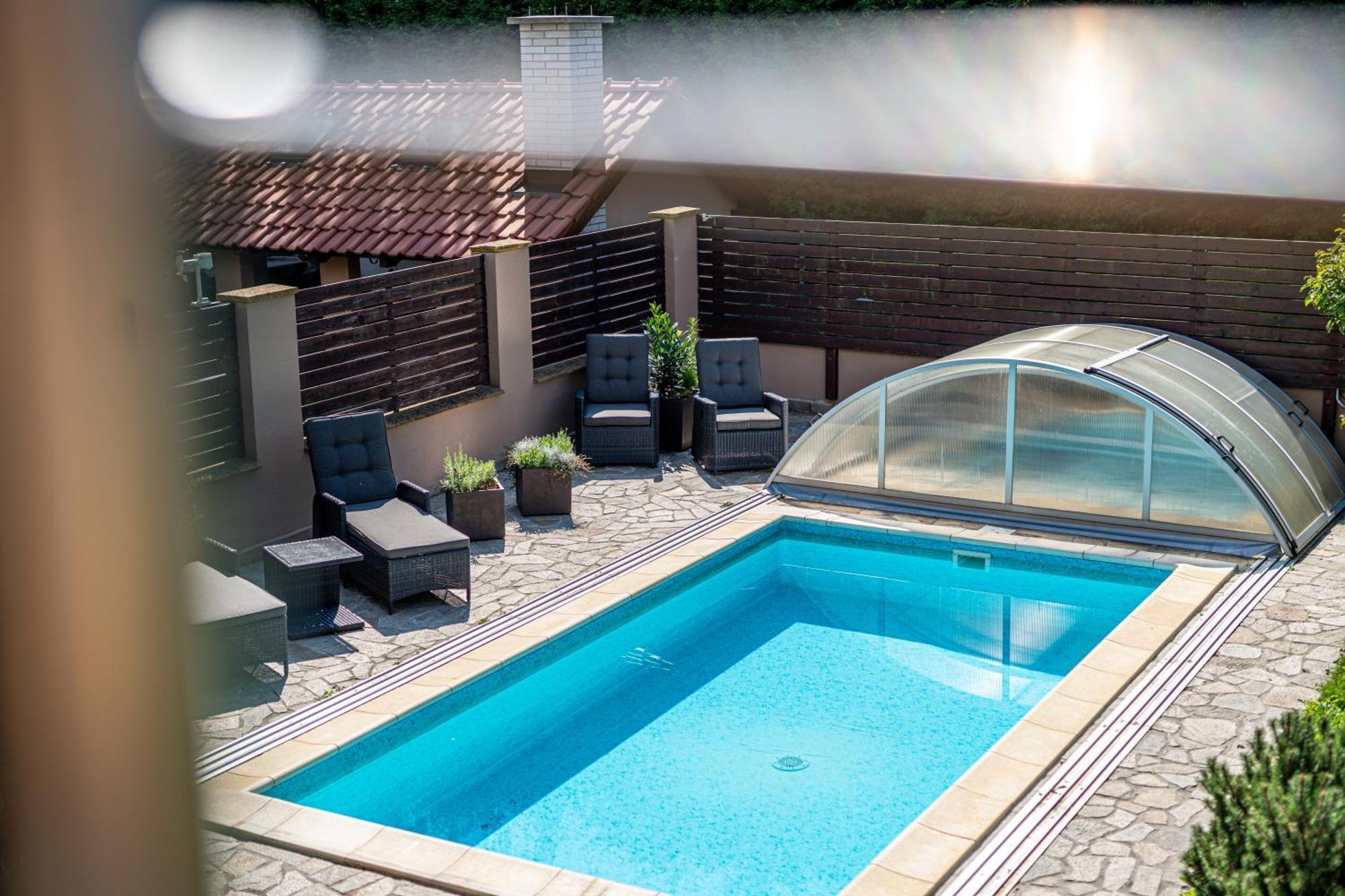 וולקה פופוביצה Villa With Pool & Sauna In Beer Village מראה חיצוני תמונה