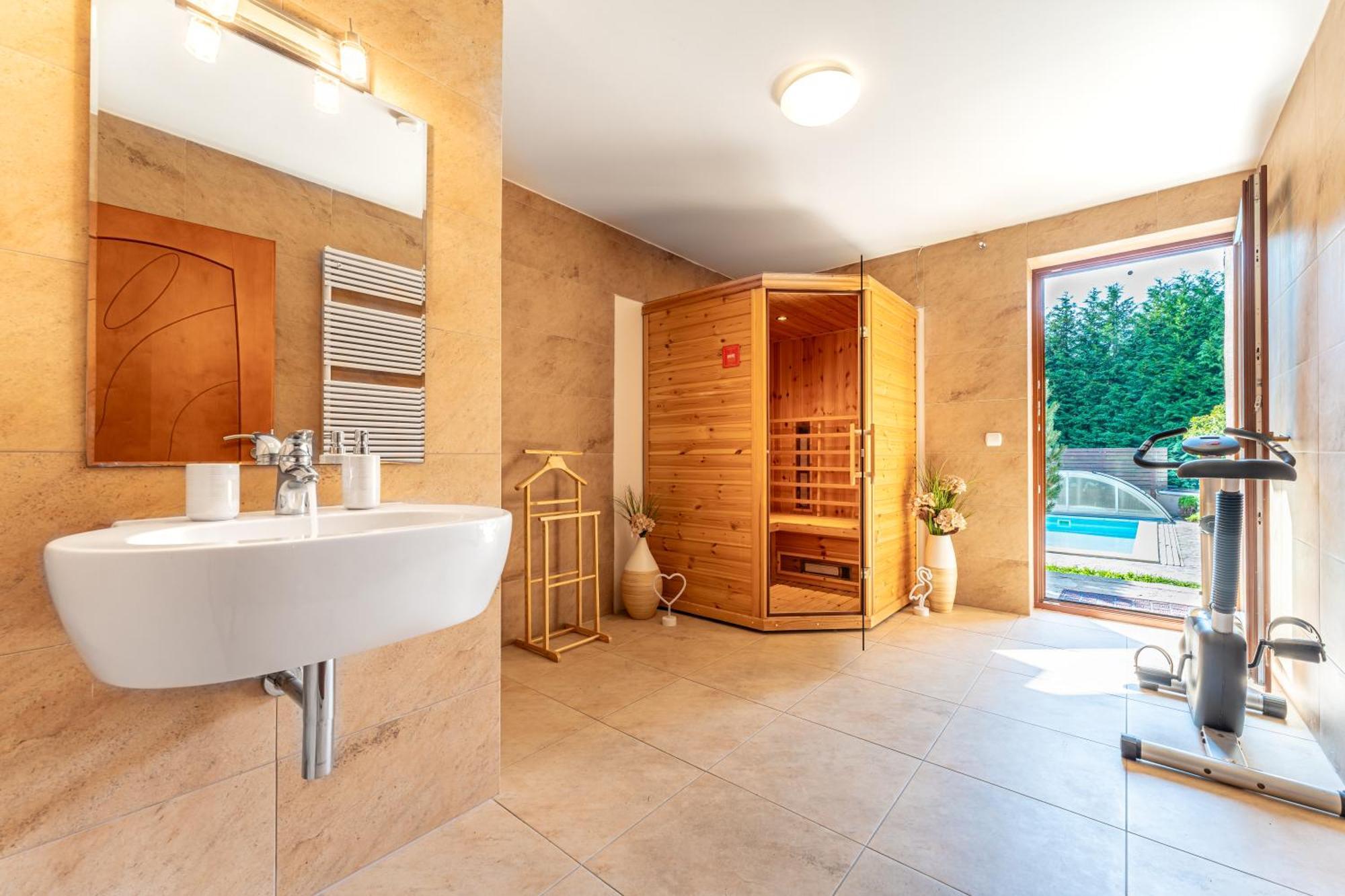 וולקה פופוביצה Villa With Pool & Sauna In Beer Village מראה חיצוני תמונה